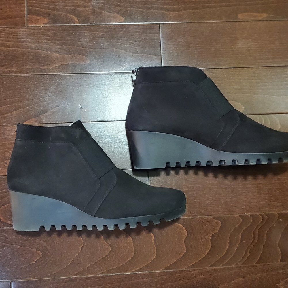 ARCHE LARENO WEDGE BOOTIE